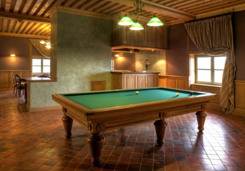 Photo et descriptif: Billard Francais 3m10 Chambord en chene massif.