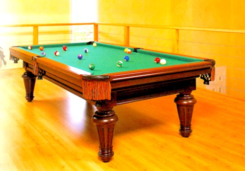 Photo et descriptif: Billard Chambord americain 2m40 kotike massif teinte acajou poche luxe cuir