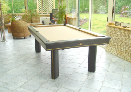 Photo et descriptif: Billard americain Elegance contemporain chene massif teinte ebene avec rechampi livraison sur Caudry