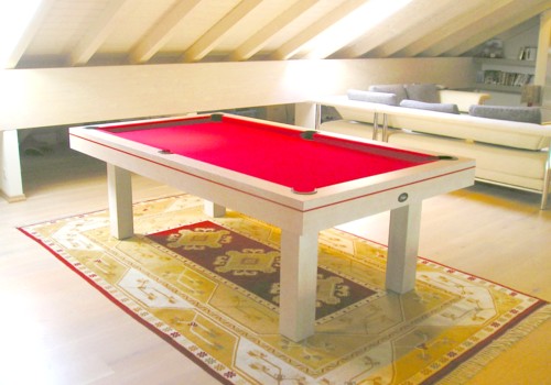 Photo et descriptif: Billard Soho contemporain 2m30 americain chene ceruse blanc lisere rouge