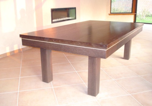 Photo et descriptif: Billard Soho pieds droits 2m30 plateau table chene teinte wenge tapis gold installation sur Paris