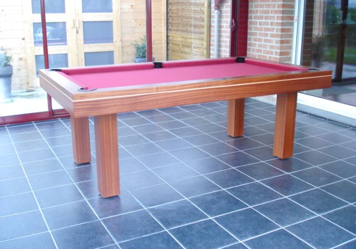 Photo et descriptif: Billard Soho contemporain 2m10 pool americain teinte merisier tapis bordeau