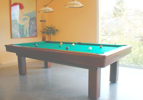 Photo et descriptif: Billard Le Competition americain 2m60 teinte acajou transformable en francais