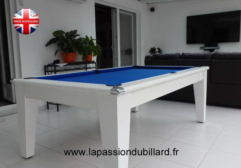 Billard blackball York blanc tapis bleu.